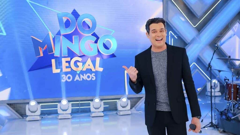 Celso Portiolli comanda o Domingo Legal