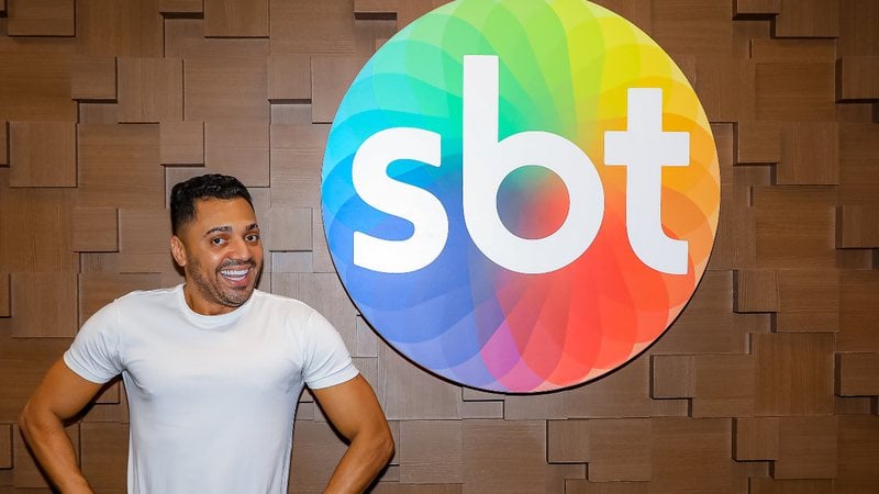 Tirulipa assina contrato com o SBT