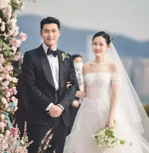 Son Ye-jin e Hyun Bin Imagem de divulgação.