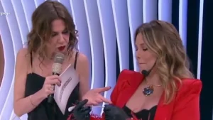 Parto de bebê reborn ao vivo choca audiência e até Luciana Gimenez no SuperPop