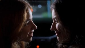 Casal lésbico de “Três Graças” ganhará spin-off em novela vertical