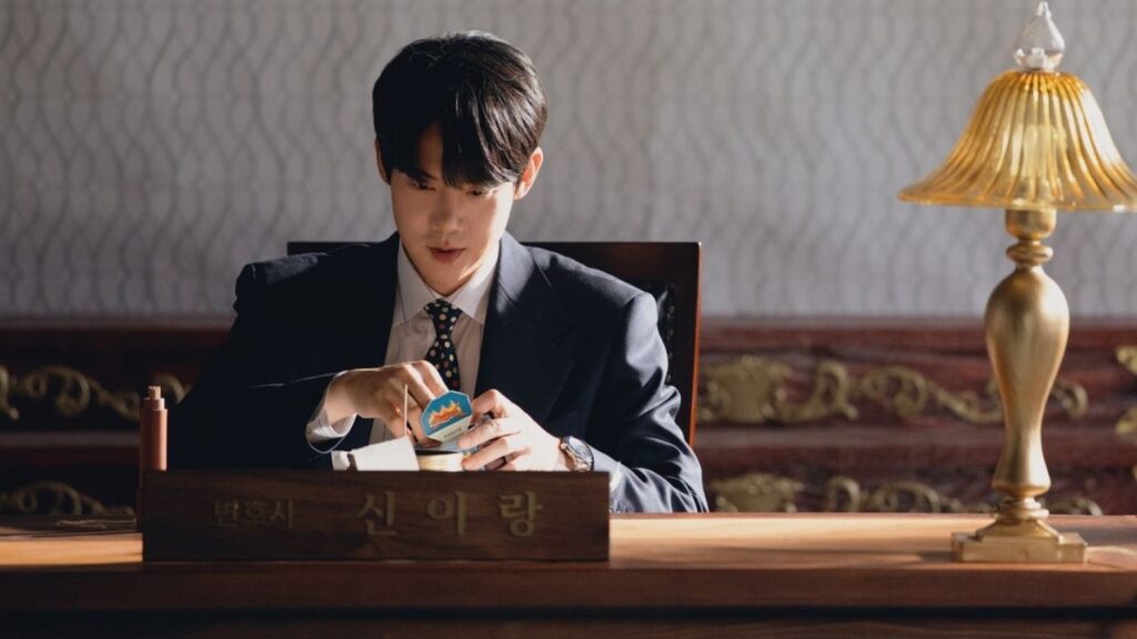 Yoo-Yeon-Seok-Phantom-Lawyer